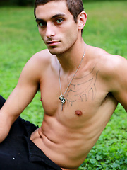 Meet thick-dicked country boy Dillon Rossi