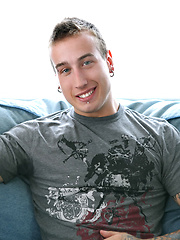 Alterna boy Gestahl likes piercing