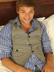 Gorgeous Blake Allen busts his nut onto his stomach.